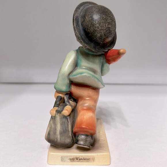 D💙TM3 ‘Merry Wanderer’ Hummel Goebel #11/0 - Picture 3 of 8